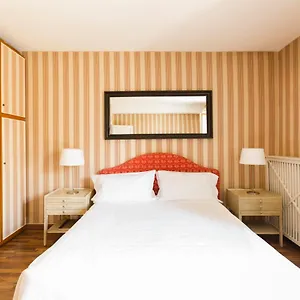 Montenapoleone - Sant Andrea Charme Penthouse Milan